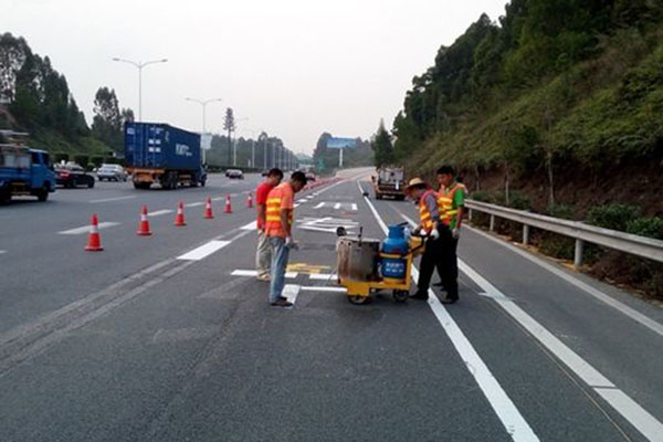 交通設(shè)施工程